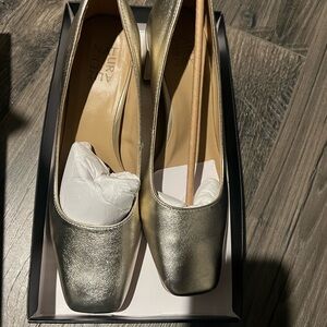 Naturalizer Metallic Gold Heels